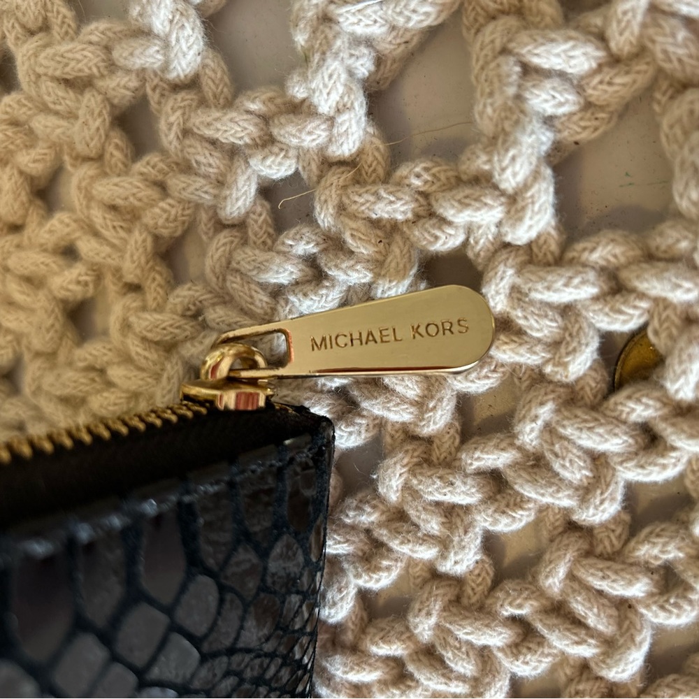 Michael Kors Wallet - Picture 4 of 6
